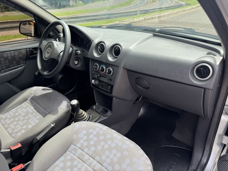PRISMA 1.4 MPFI JOY 8V FLEX 4P MANUAL - 2009 - DOIS IRMãOS