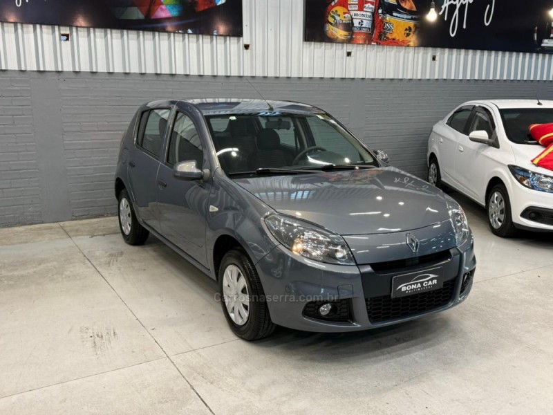 SANDERO 1.0 EXPRESSION 16V FLEX 4P MANUAL - 2014 - CAXIAS DO SUL