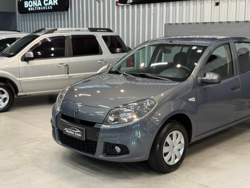 SANDERO 1.0 EXPRESSION 16V FLEX 4P MANUAL - 2014 - CAXIAS DO SUL