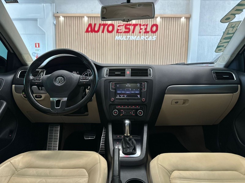 JETTA 2.0 TSI DSG HIGHLINE 200CV GASOLINA 4P AUTOMÁTICO - 2012 - ESTâNCIA VELHA