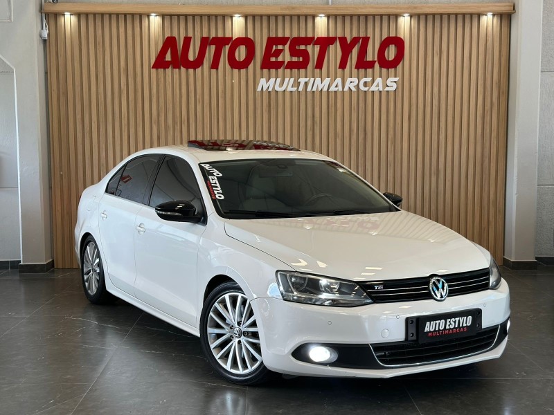 JETTA 2.0 TSI DSG HIGHLINE 200CV GASOLINA 4P AUTOMÁTICO - 2012 - ESTâNCIA VELHA