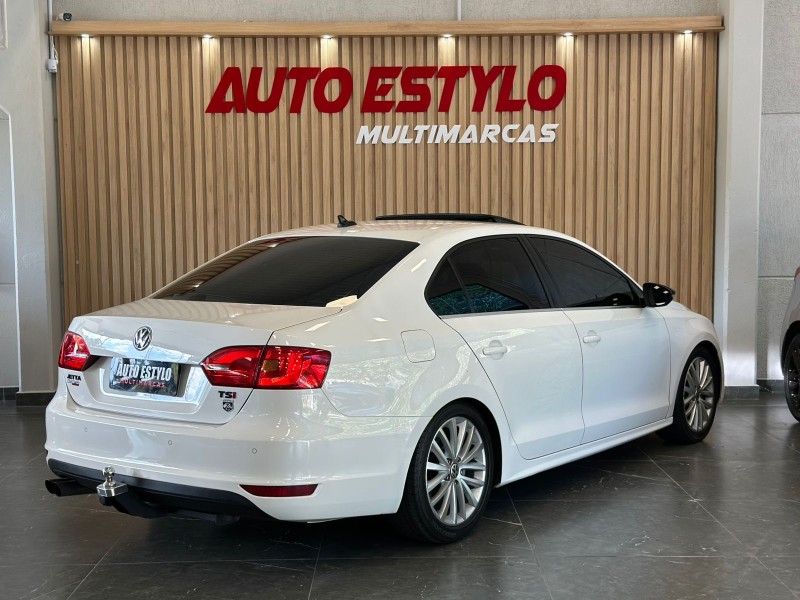JETTA 2.0 TSI DSG HIGHLINE 200CV GASOLINA 4P AUTOMÁTICO - 2012 - ESTâNCIA VELHA