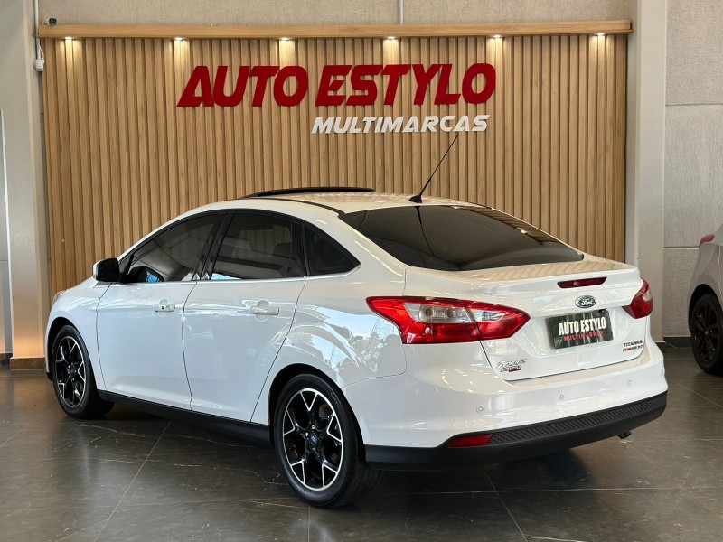 FOCUS 2.0 TITANIUM PLUS SEDAN 16V FLEX 4P AUTOMÁTICO - 2015 - ESTâNCIA VELHA