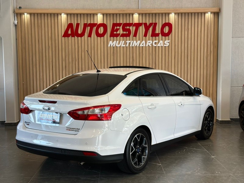 FOCUS 2.0 TITANIUM PLUS SEDAN 16V FLEX 4P AUTOMÁTICO - 2015 - ESTâNCIA VELHA