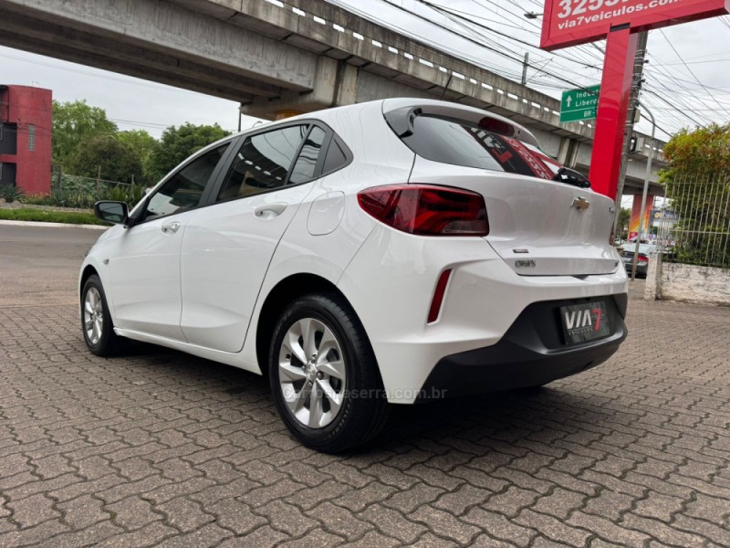 ONIX 1.0 LT 12V TURBO FLEX 4P MANUAL - 2023 - NOVO HAMBURGO
