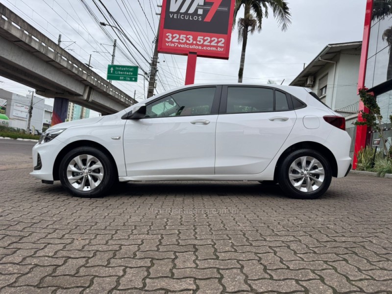 ONIX 1.0 LT 12V TURBO FLEX 4P MANUAL - 2023 - NOVO HAMBURGO