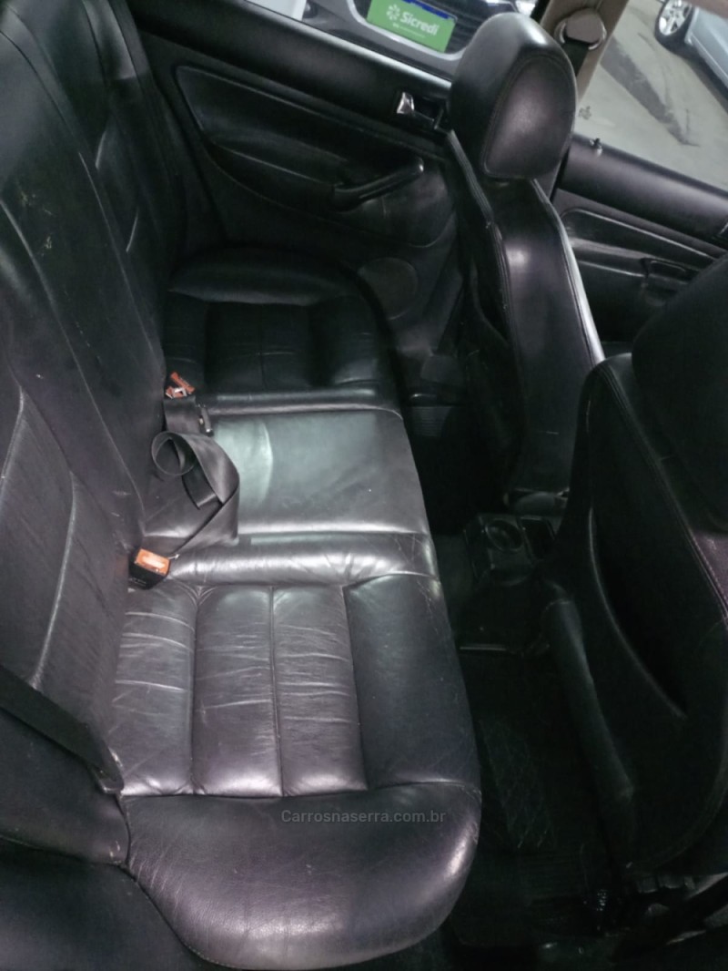 GOLF 1.6 MI 8V FLEX 4P MANUAL - 2002 - BENTO GONçALVES