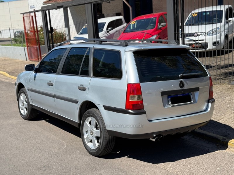 PARATI 2.0 MI 8V GASOLINA 4P MANUAL G.III - 2004 - PAROBé