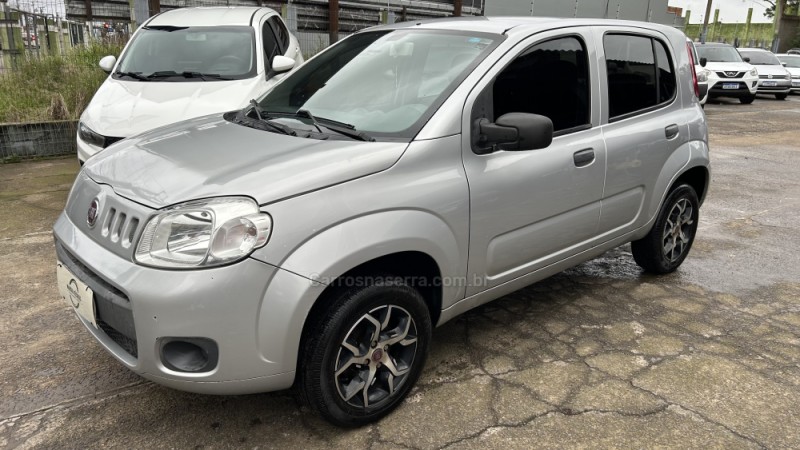 UNO 1.0 EVO VIVACE 8V FLEX 4P MANUAL - 2014 - GRAVATAí