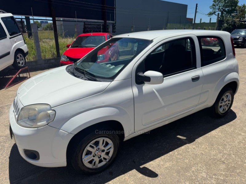 UNO 1.0 EVO VIVACE 8V FLEX 2P MANUAL - 2015 - GRAVATAí