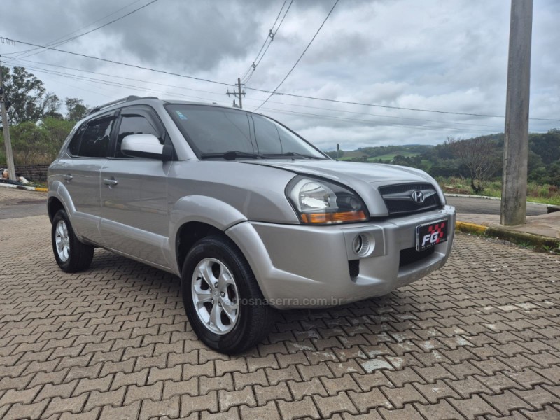 TUCSON 2.0 MPFI GL 16V 142CV 2WD GASOLINA 4P AUTOMÁTICO
