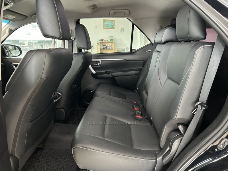 HILUX SW4 2.8 SRX 4X4 7 LUGARES 16V TURBO INTERCOOLER DIESEL 4P AUTOMÁTICO - 2022 - FARROUPILHA