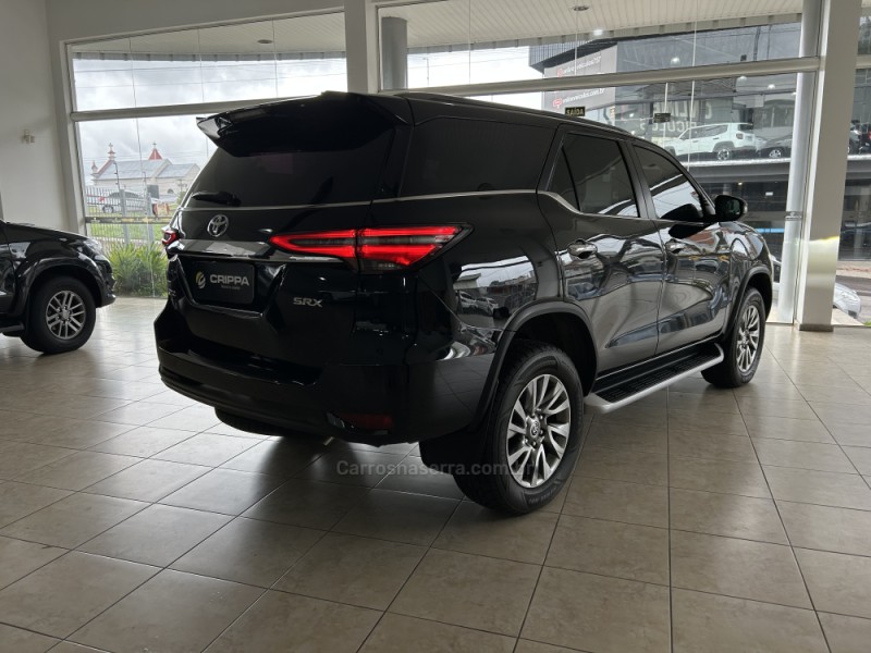 HILUX SW4 2.8 SRX 4X4 7 LUGARES 16V TURBO INTERCOOLER DIESEL 4P AUTOMÁTICO - 2022 - FARROUPILHA