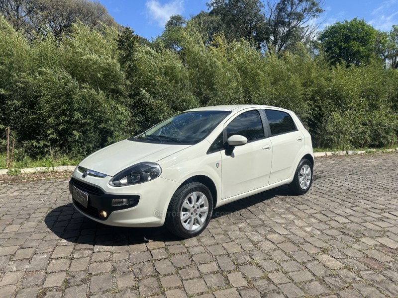 punto 1.4 attractive italia 8v flex 4p manual 2017 nova prata