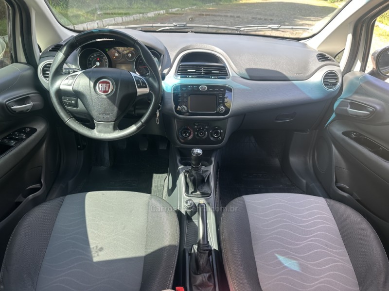 PUNTO 1.4 ATTRACTIVE ITALIA 8V FLEX 4P MANUAL - 2017 - NOVA PRATA