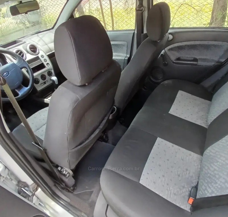 FIESTA 1.6 MPI CLASS 8V GASOLINA 4P MANUAL - 2013 - VACARIA