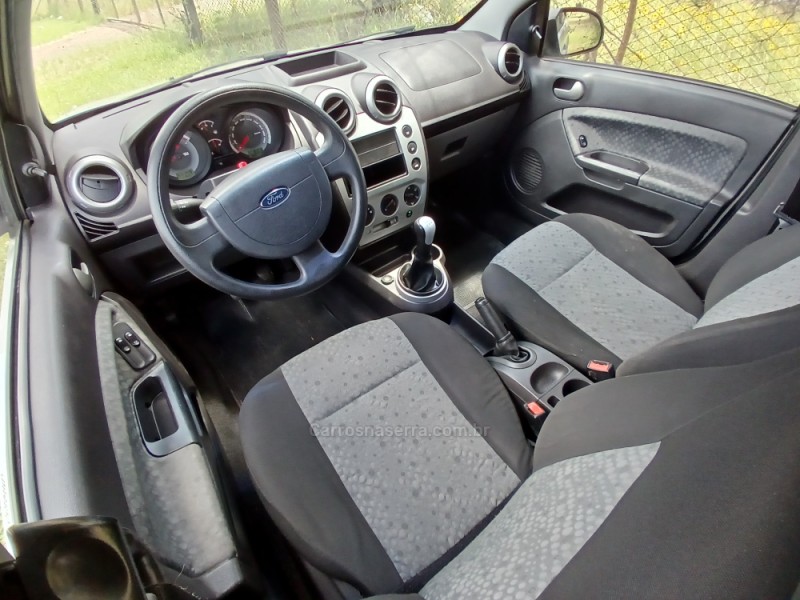 FIESTA 1.6 MPI CLASS 8V GASOLINA 4P MANUAL - 2013 - VACARIA