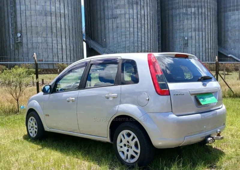 FIESTA 1.6 MPI CLASS 8V GASOLINA 4P MANUAL - 2013 - VACARIA