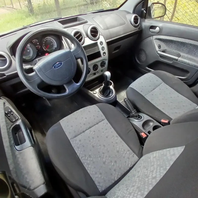 FIESTA 1.6 MPI CLASS 8V GASOLINA 4P MANUAL - 2013 - VACARIA