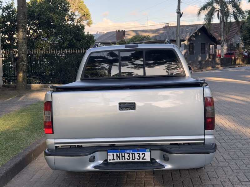 S10 2.4 MPFI ADVANTAGE 4X2 CD 8V GASOLINA 4P MANUAL - 2007 - CAXIAS DO SUL