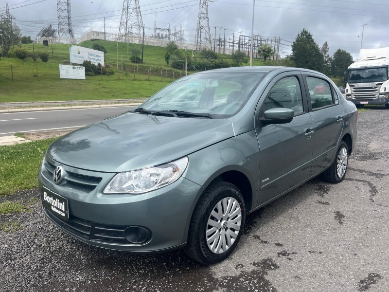 VOYAGE 1.0 MI 8V FLEX 4P MANUAL - 2011 - FARROUPILHA