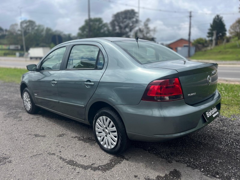 VOYAGE 1.0 MI 8V FLEX 4P MANUAL - 2011 - FARROUPILHA