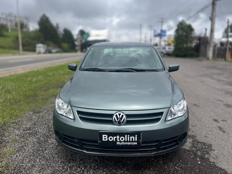 VOYAGE 1.0 MI 8V FLEX 4P MANUAL - 2011 - FARROUPILHA