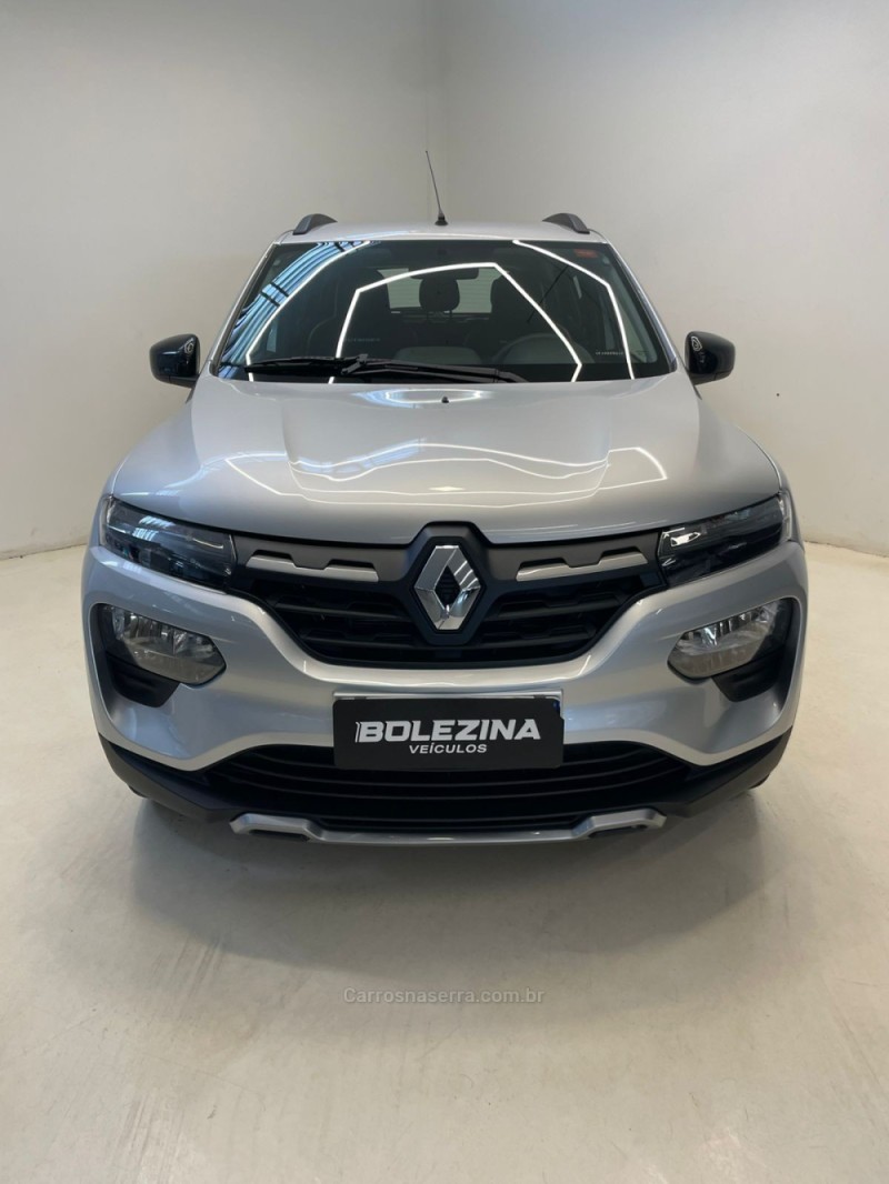 KWID 1.0 12V OUTSIDER FLEX 4P MANUAL - 2023 - NOVO HAMBURGO