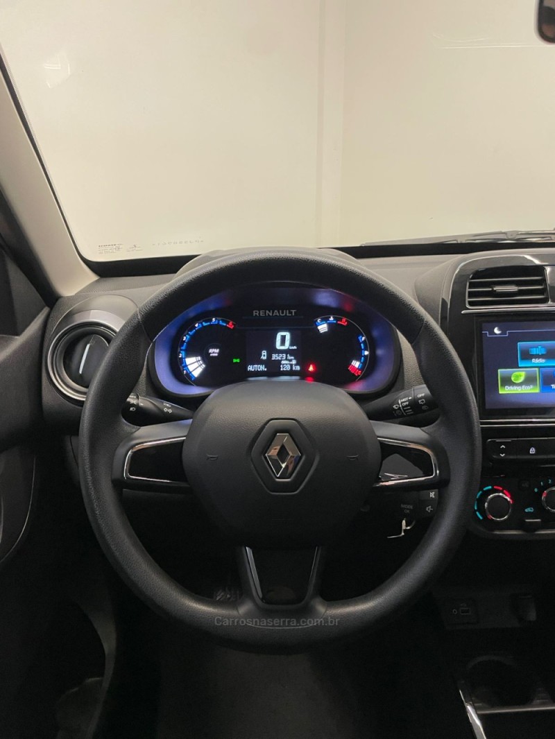 KWID 1.0 12V OUTSIDER FLEX 4P MANUAL - 2023 - NOVO HAMBURGO