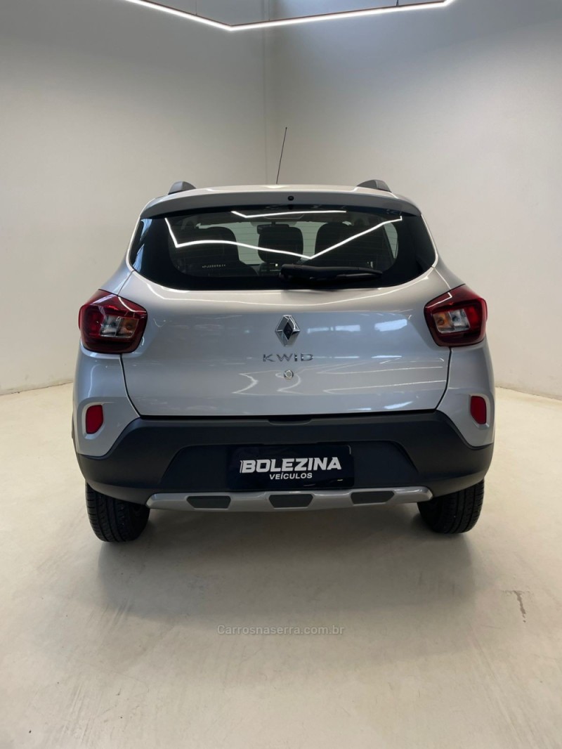 KWID 1.0 12V OUTSIDER FLEX 4P MANUAL - 2023 - NOVO HAMBURGO