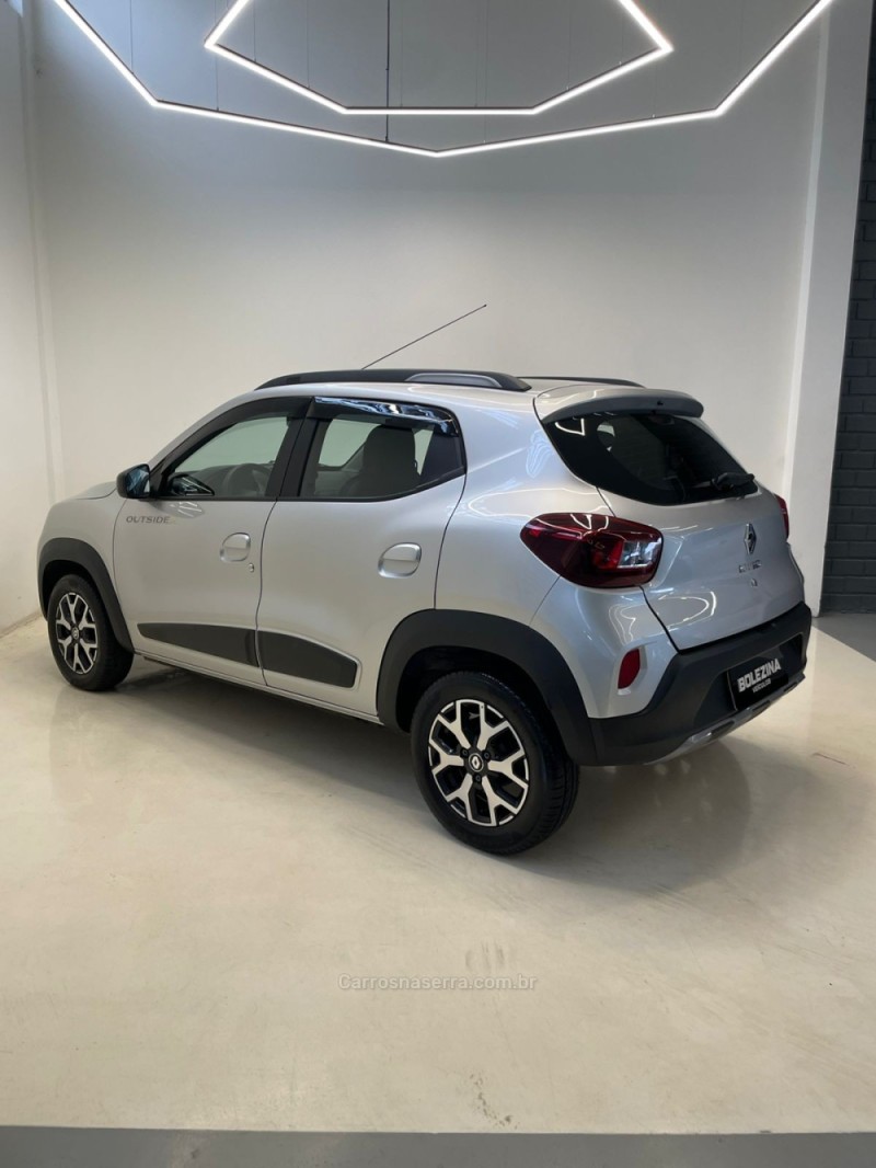 KWID 1.0 12V OUTSIDER FLEX 4P MANUAL - 2023 - NOVO HAMBURGO
