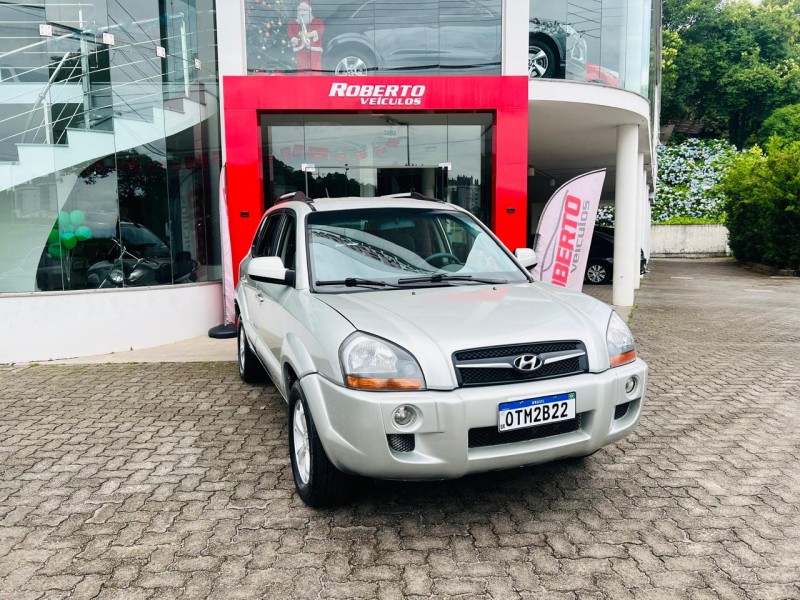 tucson 2.0 mpfi gls 16v 143cv 2wd gasolina 4p automatico 2013 bento goncalves