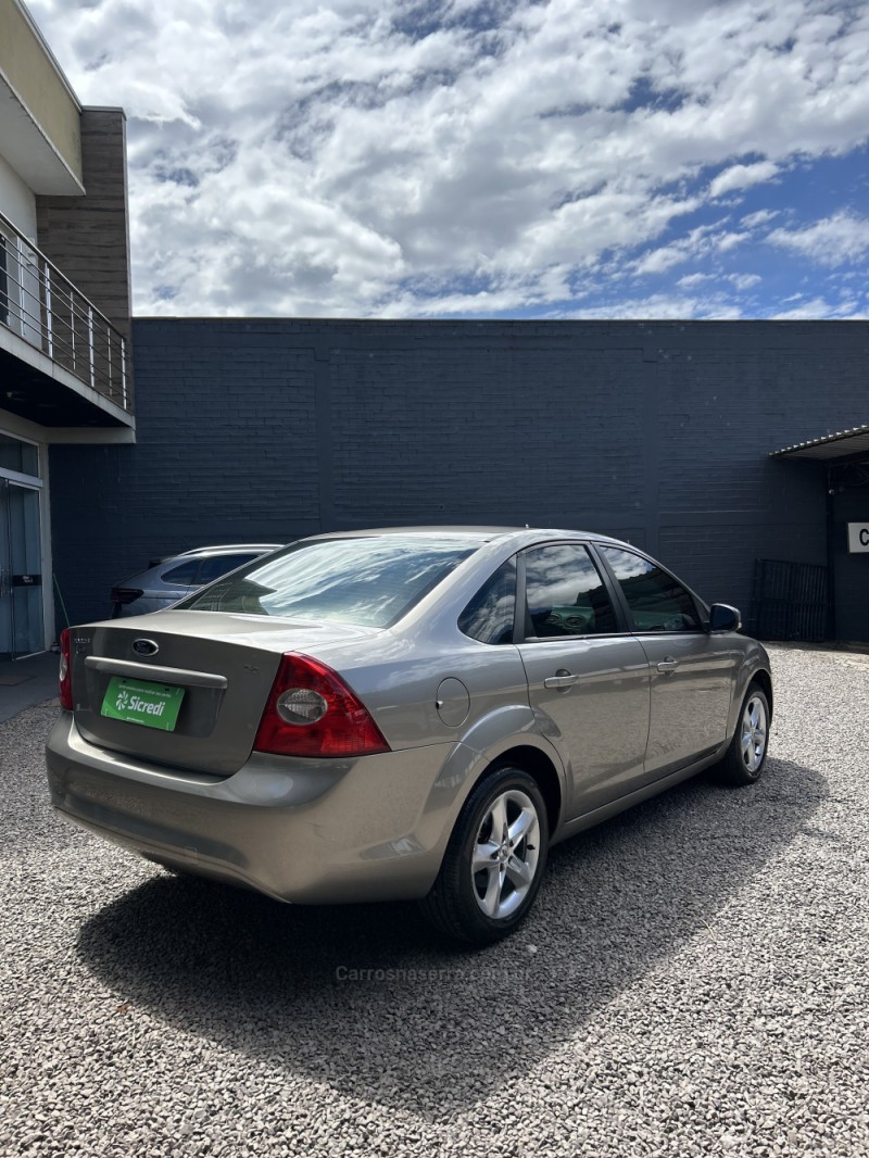 FOCUS 2.0 GHIA SEDAN 16V GASOLINA 4P MANUAL - 2009 - CARAZINHO