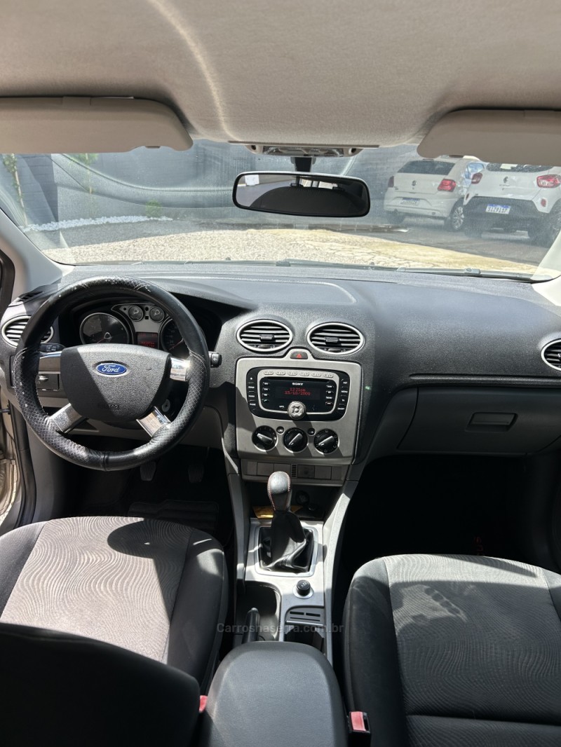 FOCUS 2.0 GHIA SEDAN 16V GASOLINA 4P MANUAL - 2009 - CARAZINHO