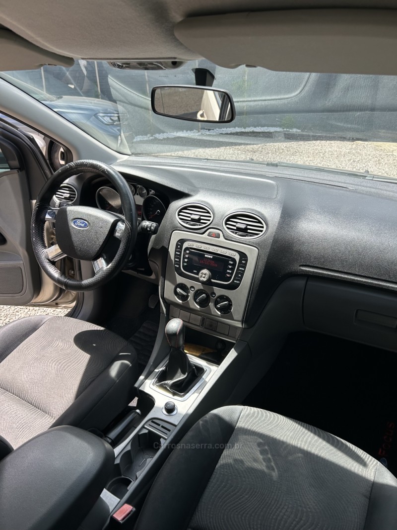 FOCUS 2.0 GHIA SEDAN 16V GASOLINA 4P MANUAL - 2009 - CARAZINHO