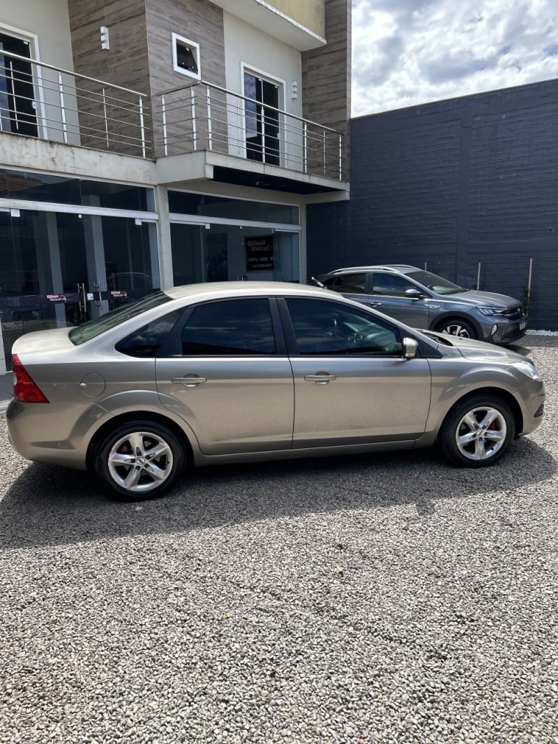 FOCUS 2.0 GHIA SEDAN 16V GASOLINA 4P MANUAL - 2009 - CARAZINHO