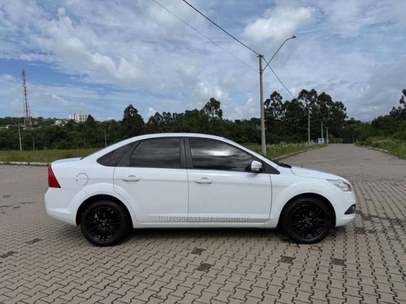FOCUS 2.0 16V FLEX 4P AUTOMÁTICO - 2013 - IVOTI