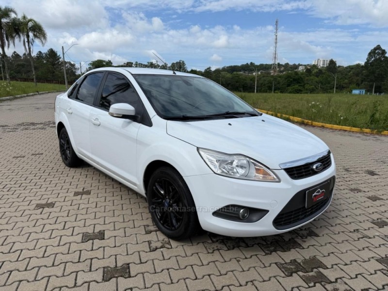 FOCUS 2.0 16V FLEX 4P AUTOMÁTICO - 2013 - IVOTI