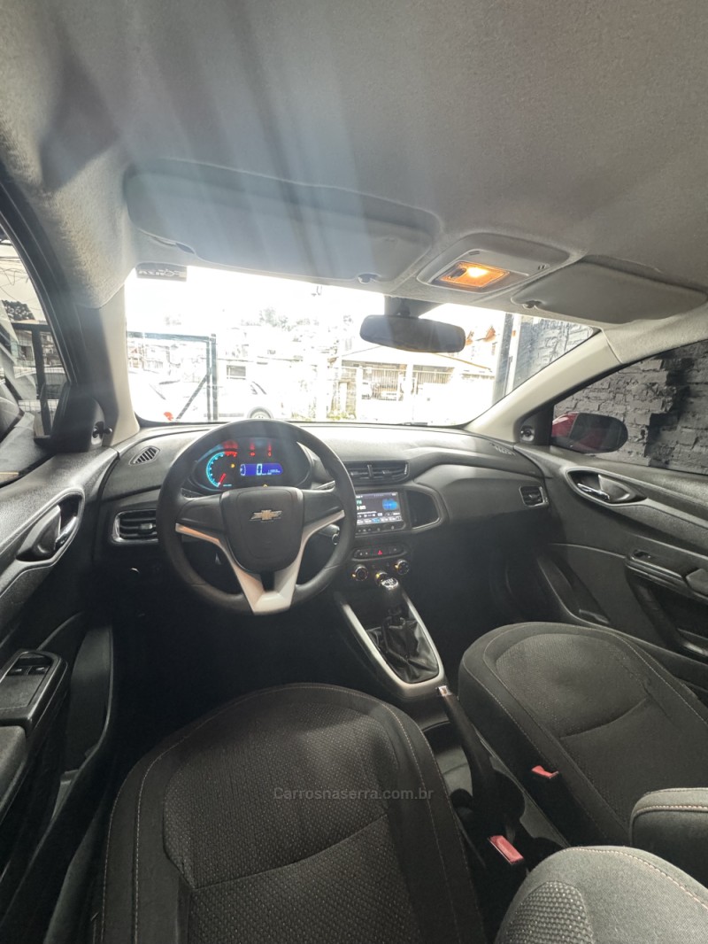 ONIX 1.0 LT 12V FLEX 4P MANUAL - 2015 - CAXIAS DO SUL