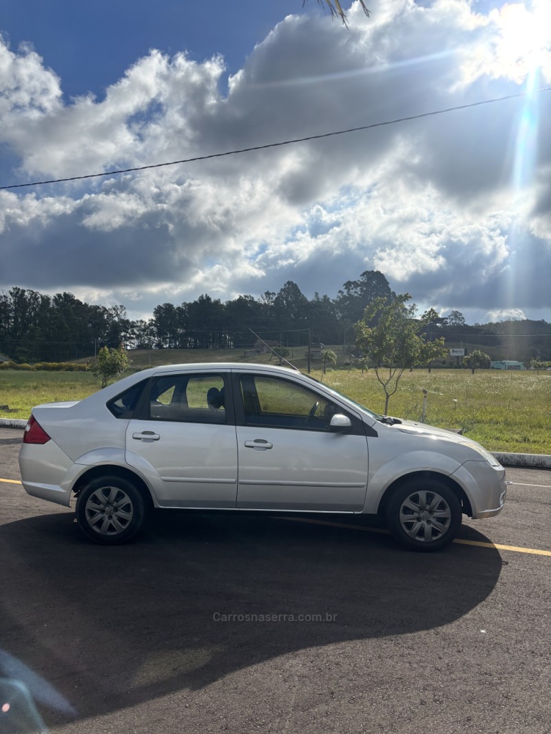FIESTA 1.0 MPI 8V GASOLINA 4P MANUAL - 2008 - CARLOS BARBOSA
