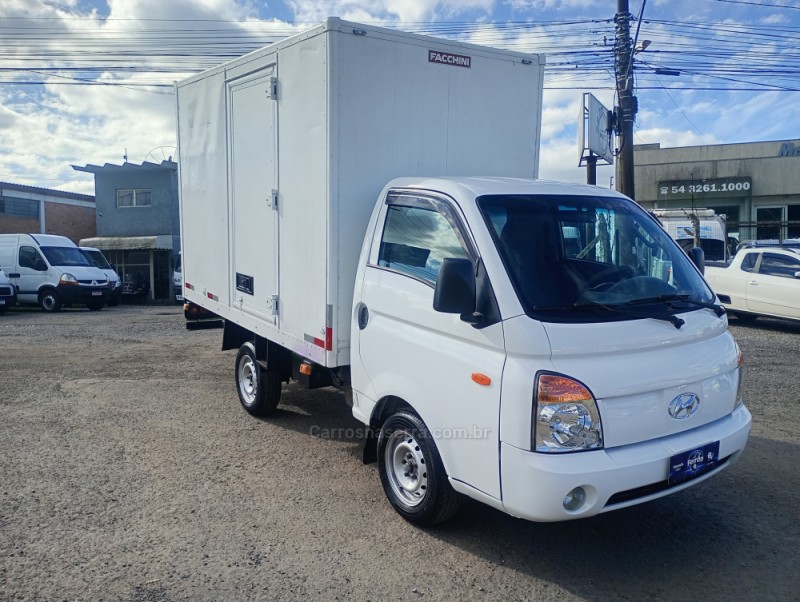 HR 2.5 TCI HD BAU 4X2 8V 97CV TURBO INTERCOOLER DIESEL 2P MANUAL - 2011 - FARROUPILHA