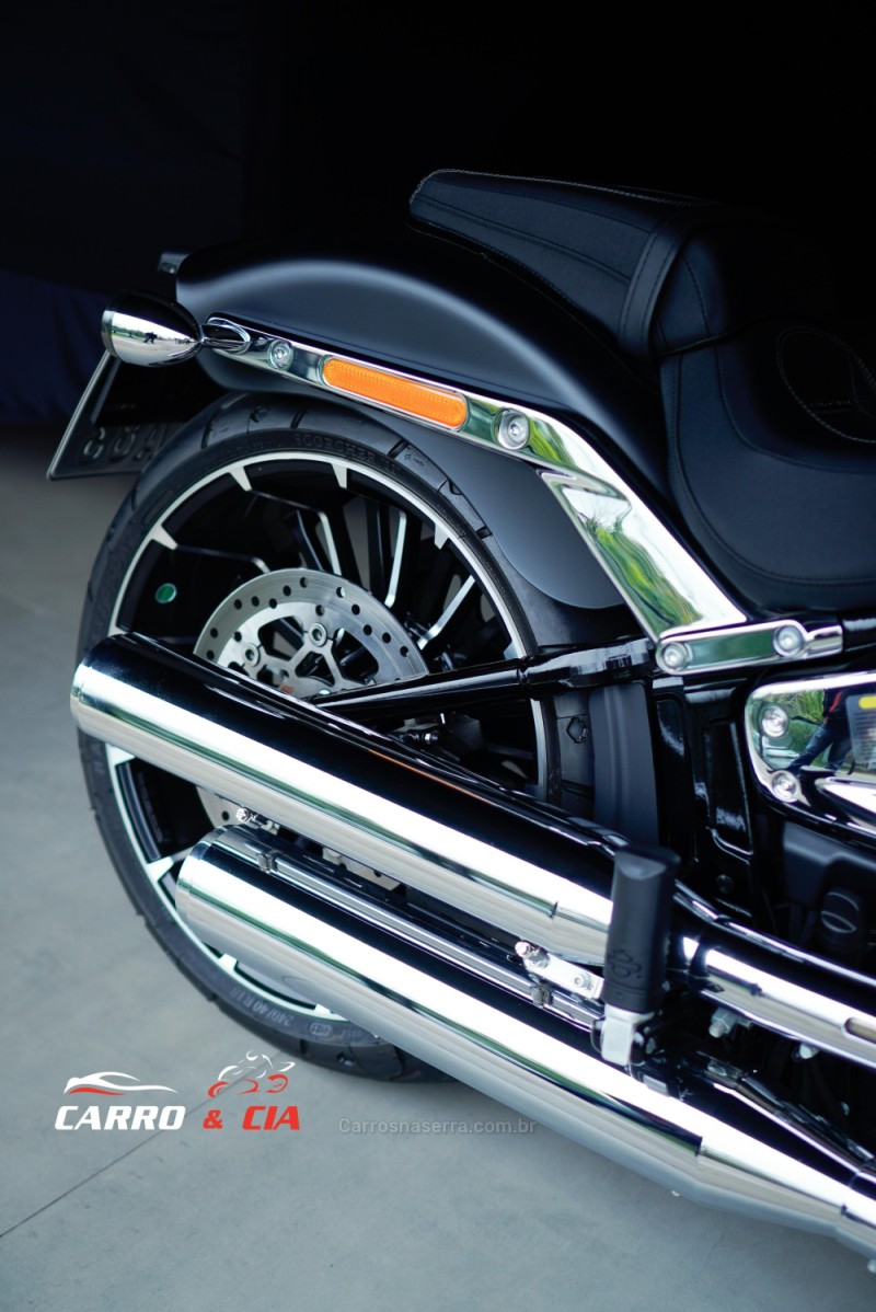 SOFTAIL BREAKOUT - 2023 - SANTA CRUZ DO SUL