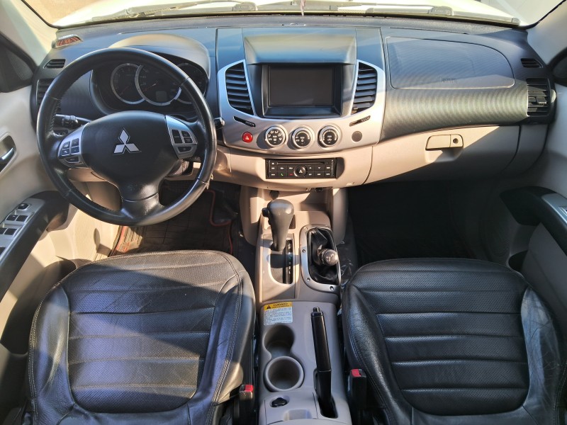 L200 TRITON 3.2 HPE 4X4 CD 16V TURBO INTERCOOLER DIESEL 4P AUTOMÁTICO - 2013 - SãO SEBASTIãO DO CAí