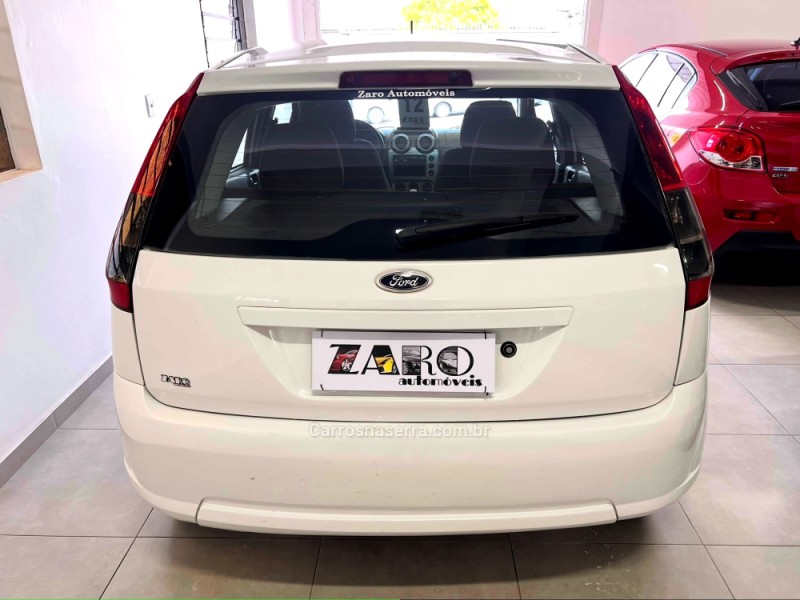 FIESTA 1.6 MPI CLASS HATCH 8V FLEX 4P MANUAL - 2012 - CARLOS BARBOSA
