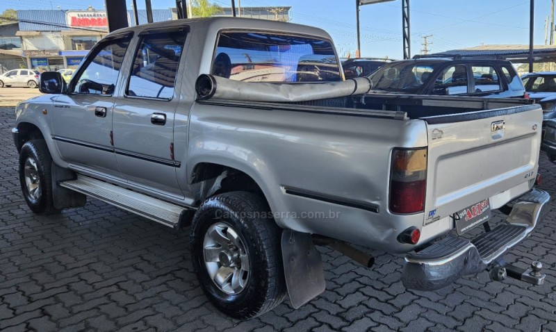 HILUX 3.0 SRV 4X2 CD 8V DIESEL 4P MANUAL - 2002 - CAXIAS DO SUL