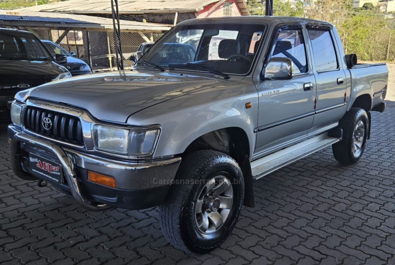 hilux 3.0 srv 4x2 cd 8v diesel 4p manual 2002 caxias do sul