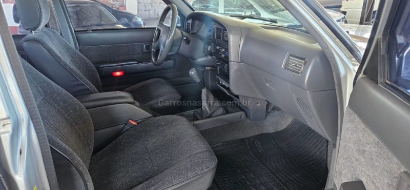 HILUX 3.0 SRV 4X2 CD 8V DIESEL 4P MANUAL - 2002 - CAXIAS DO SUL