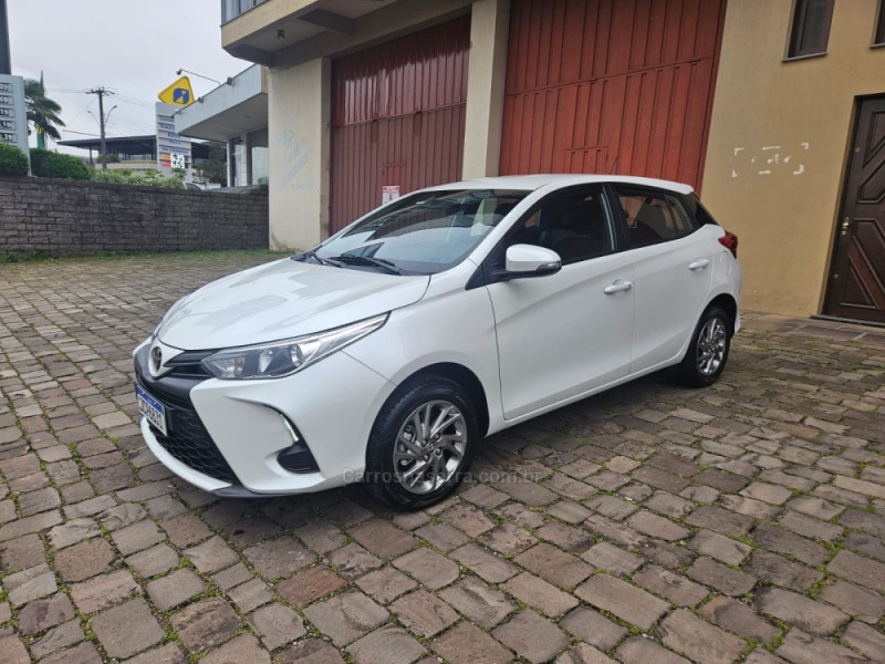 YARIS 1.5 XS 16V FLEX 4P AUTOMÁTICO - 2024 - VERANóPOLIS