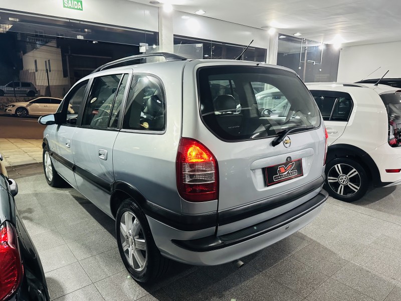 ZAFIRA 2.0 MPFI ELEGANCE 8V FLEX 4P MANUAL - 2008 - CAXIAS DO SUL