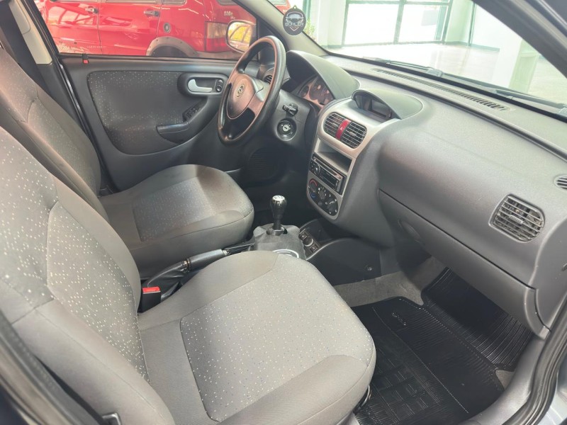 CORSA 1.4 MPFI PREMIUM 8V FLEX 4P MANUAL - 2009 - NOVA PETRóPOLIS